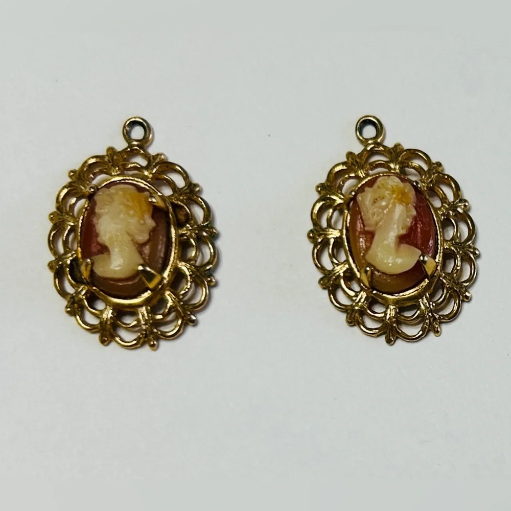 Earrings, cameo with coral background, gold filigree. Very old. - Picture 1 of 2